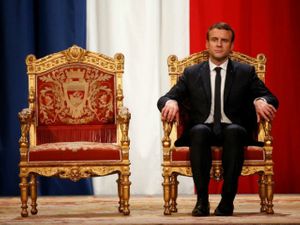 Emmanuel Macron, el jesuita que quiere ser coronado Rey y dios Sol de Francia