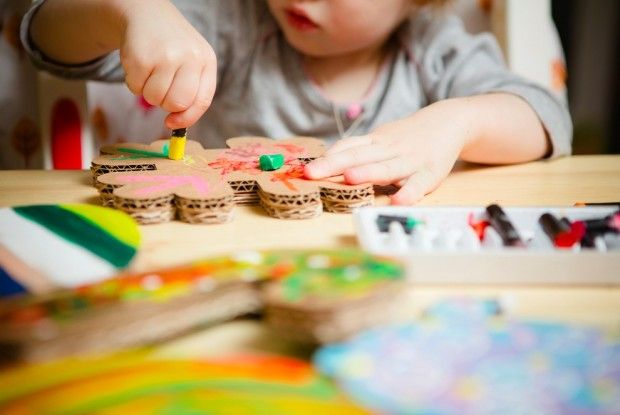 Pequeña de 4 años es expulsada de preescolar en EE.UU. por no leer libro gay