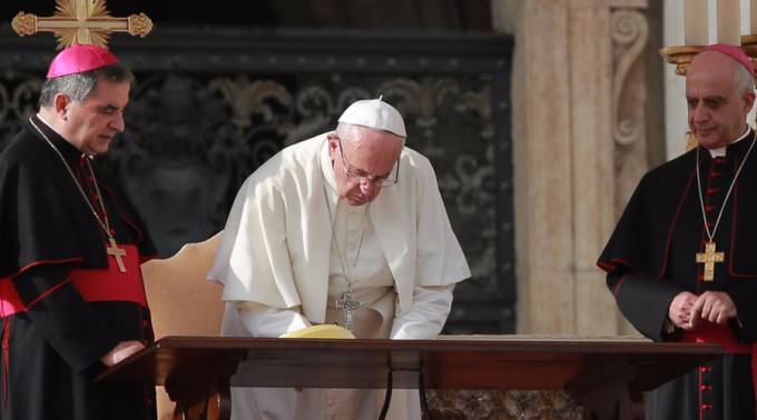 Misericordia y Miseria - se acabó el jubileo del papa Francisco