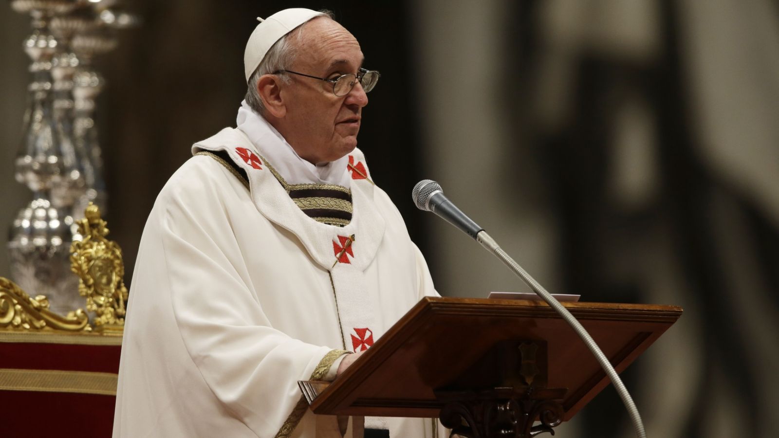 El papa Francisco pide “no refugiarse en la rigidez de mandamientos cerrados”