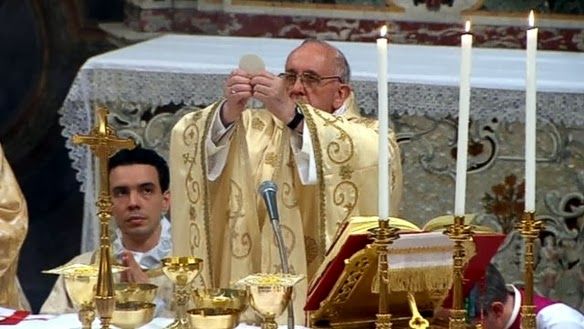 El papa: ¿Por qué ir a misa los domingos y no ser esclavos del trabajo?