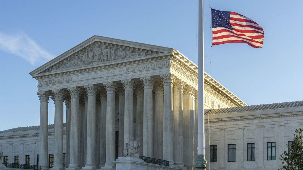 CNN pregunta: "¿Por qué los católicos tienen una fuerte mayoría en la Corte Suprema?"