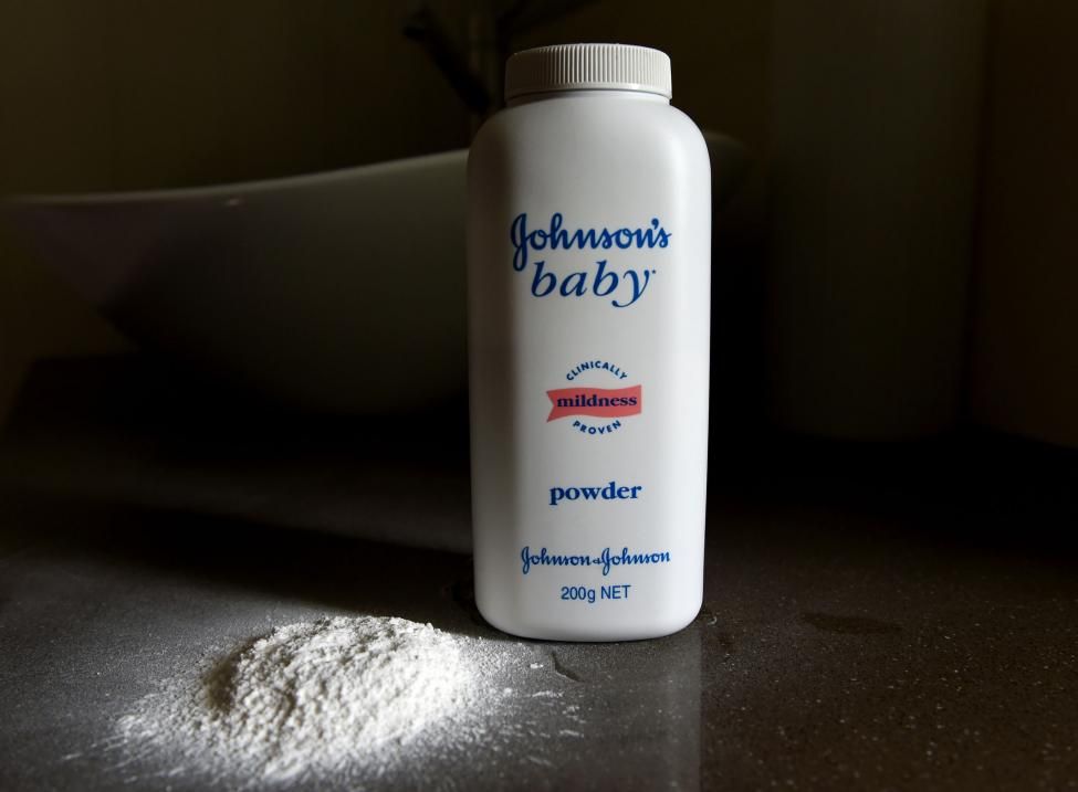 J&J supo por décadas que su talco para bebés tenía asbesto