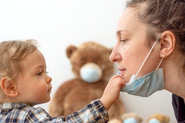 Las máscaras pueden ser perjudiciales para el desarrollo del habla y el lenguaje de los bebés