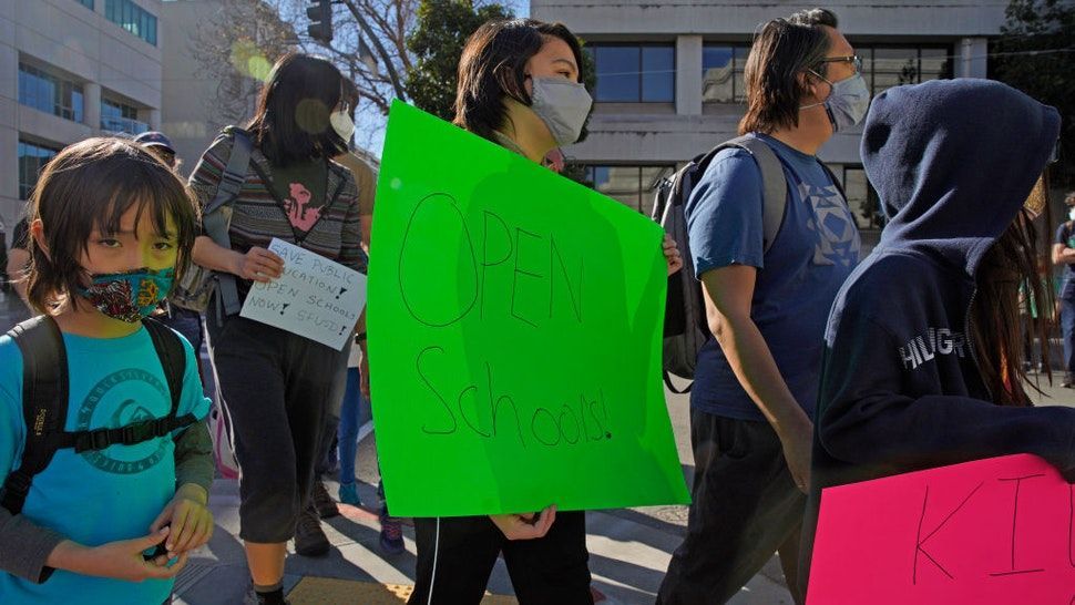 Estudiantes están cometiendo suicidio a un ritmo alarmante