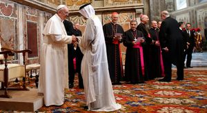 Musulmanes ayudan a limpiar iglesia católica dedicada a María