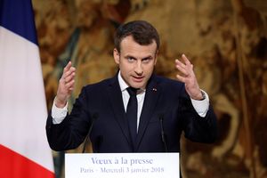 Macron planea ley para luchar contra 'noticias falsas' en 2018