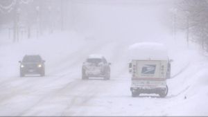 Masiva tormenta invernal golpea a EE.UU. con intensas nevadas y vientos