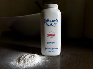 J&J supo por décadas que su talco para bebés tenía asbesto