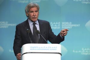 Harrison Ford se manifiesta sobre el cambio climático en cumbre para un gobierno mundial