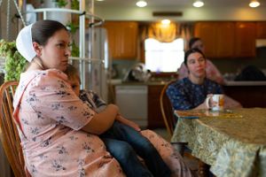 El arresto de una partera arroja luz sobre la "crisis" de partos en hogares de la América rural