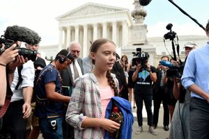 La niña "activista climática" Greta Thunberg testifica ante el Congreso