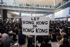 Las protestas de Hong Kong, el globalismo, y la falsa guerra comercial