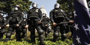 El Gobierno Federal compra equipo anti disturbios, aumenta presupuesto de seguridad