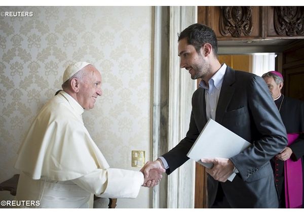 El Papa Francisco recibe al CEO de Instagram en el Vaticano