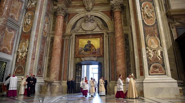 Empiezan a cerrar "puertas santas de la misericordia" por todo el mundo