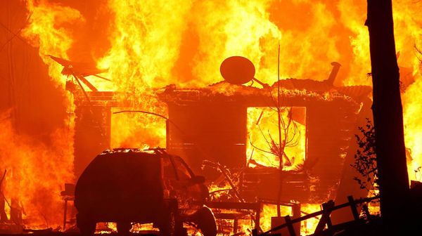 Incendios en Chile: el fuego arrasó con un pueblo entero