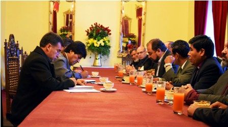 Evo Morales gestiona acuerdos con líderes evangélicos