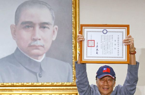 Multimillonario de Taiwan se postula para presidente después de que "una diosa apareció en sus sueños"